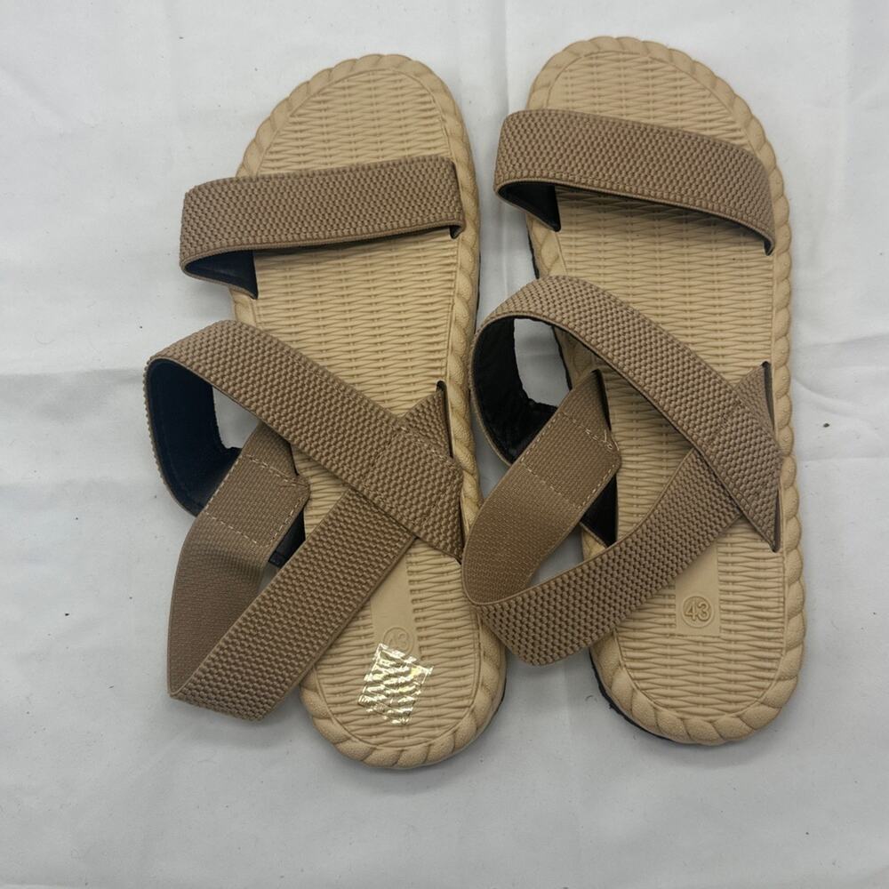 Sandals Women Size 9.5 Open Toe Flat Beige
